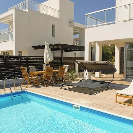 Seaview With Pool