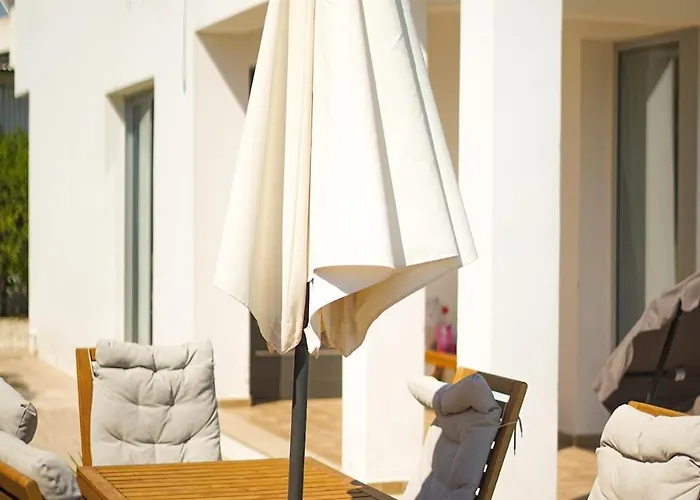 Vila Seaview With Pool Coral Bay